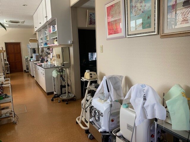 院長とスタッフの集合写真イメージ